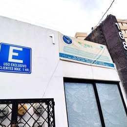 Oficina o consultorio en renta, Avenida Guerrero 1688, frente a parque Irekua,