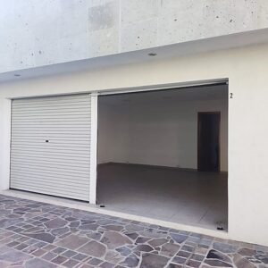 LOCALES COMERCIALES EN RENTA, EN UNA ZONA DE ALTO TRAFICO.