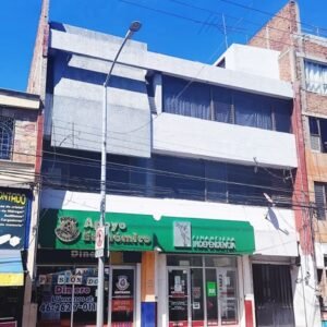 Renta de amplio local en 2° piso, ideal para múltiples negocios, como restaurante , gimnasio, etc.